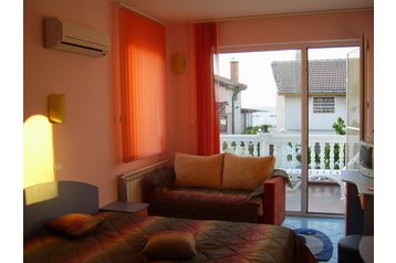 Bulgārija Privát Černomorec, Eksterjers